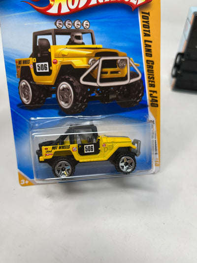 Toyota Land Cruiser FJ40 #41 * Yellow * 2010  Hot Wheels