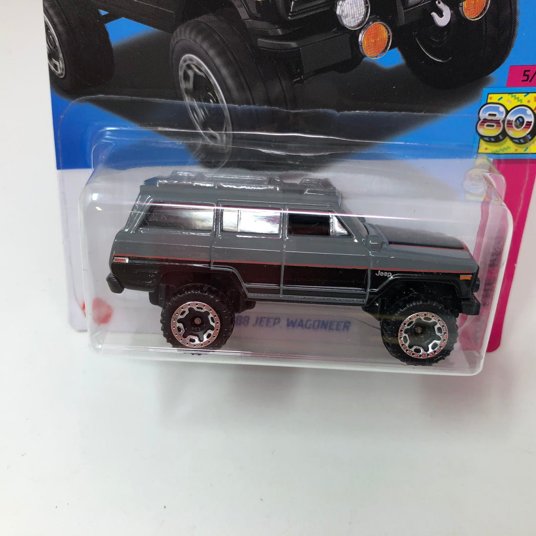 Hot Wheels 2023 #52 – Jeep Wagoneer 1988 Colore Grigio – Modellino 1:64 - Foto 3