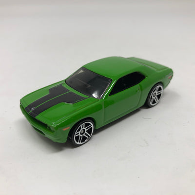 Dodge Challenger Concpet * 1:64 scale Loose Diecast Hot Wheels