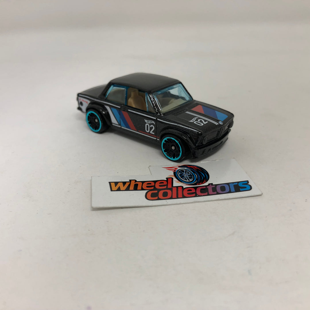 ミニカー HotWheels Premium BMW 2002 Mattel® Hot Wheels® Vintage Racing Club™ BMW 2002 Toy Car, 1