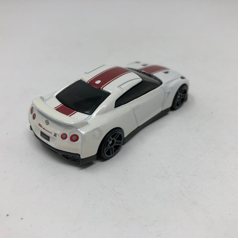 2017 Nissan GT-R R35 * 1:64 scale Loose Diecast Hot Wheels