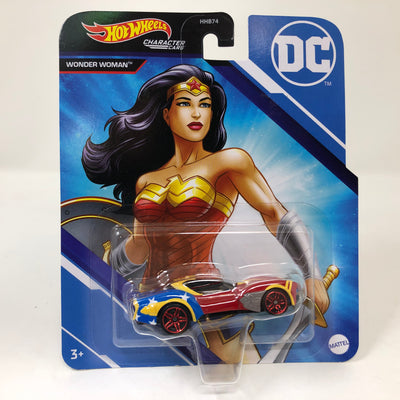NEW!  Wonder Woman DC Comics * 2023 Hot Wheels Character Cars DC
