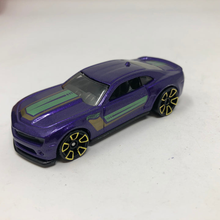 2013 Hot Wheels Chevy Camaro ミニカー IMG_6827_720x.jpg?v=1699287422