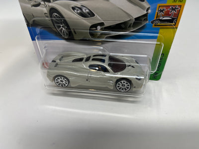 Pagani Utopia #205 * Off White * 2024 Hot Wheels SHORT CARD Case L