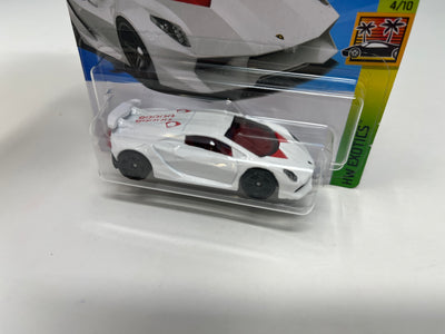 Lamborghini Sesto Elemento #204 * White * 2024 Hot Wheels SHORT CARD Case L
