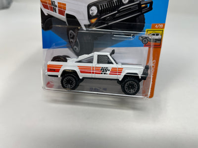 '73 Jeep J10 #91 * White * 2024 Hot Wheels  Case L