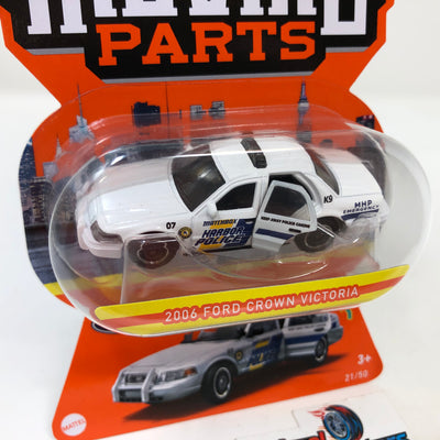 2006 Ford Crown Victoria * WHITE * 2022 Matchbox Moving Parts