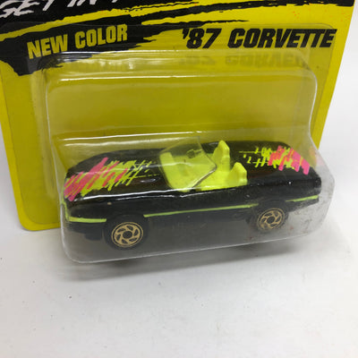'87 Chevy Corvette #14 * Matchbox Basic series