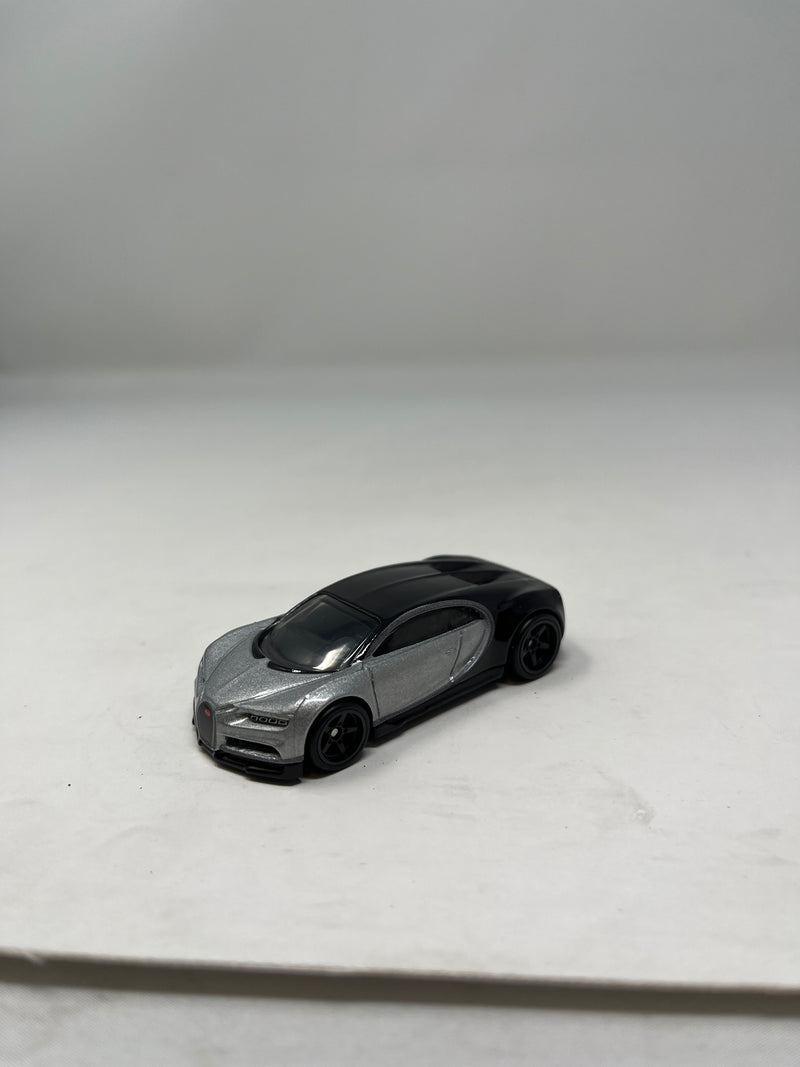 2016 Bugatti Chiron * Silver * Hot Wheels 1:64 scale Loose diecast