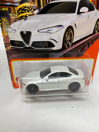 2016 Alfa Romeo Giulia #47 * WHITE * Matchbox Basic Series