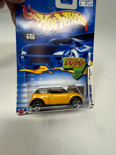 2001 Mini Cooper #40 * YELLOW * 2001 Hot Wheels