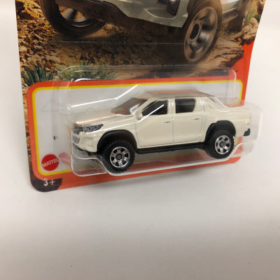 2018 Toyota Hilux #94 * White * 2023 Matchbox Case W