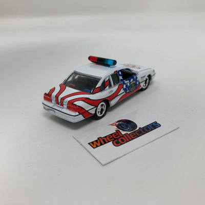 1997 Ford Crown Victoria * Johnny Lightning Loose 1:64 Scale Diecast Model