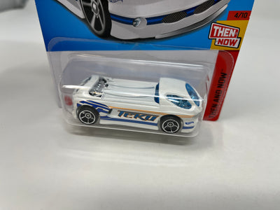 Deora II #208 * White * 2024 Hot Wheels Basic Case M