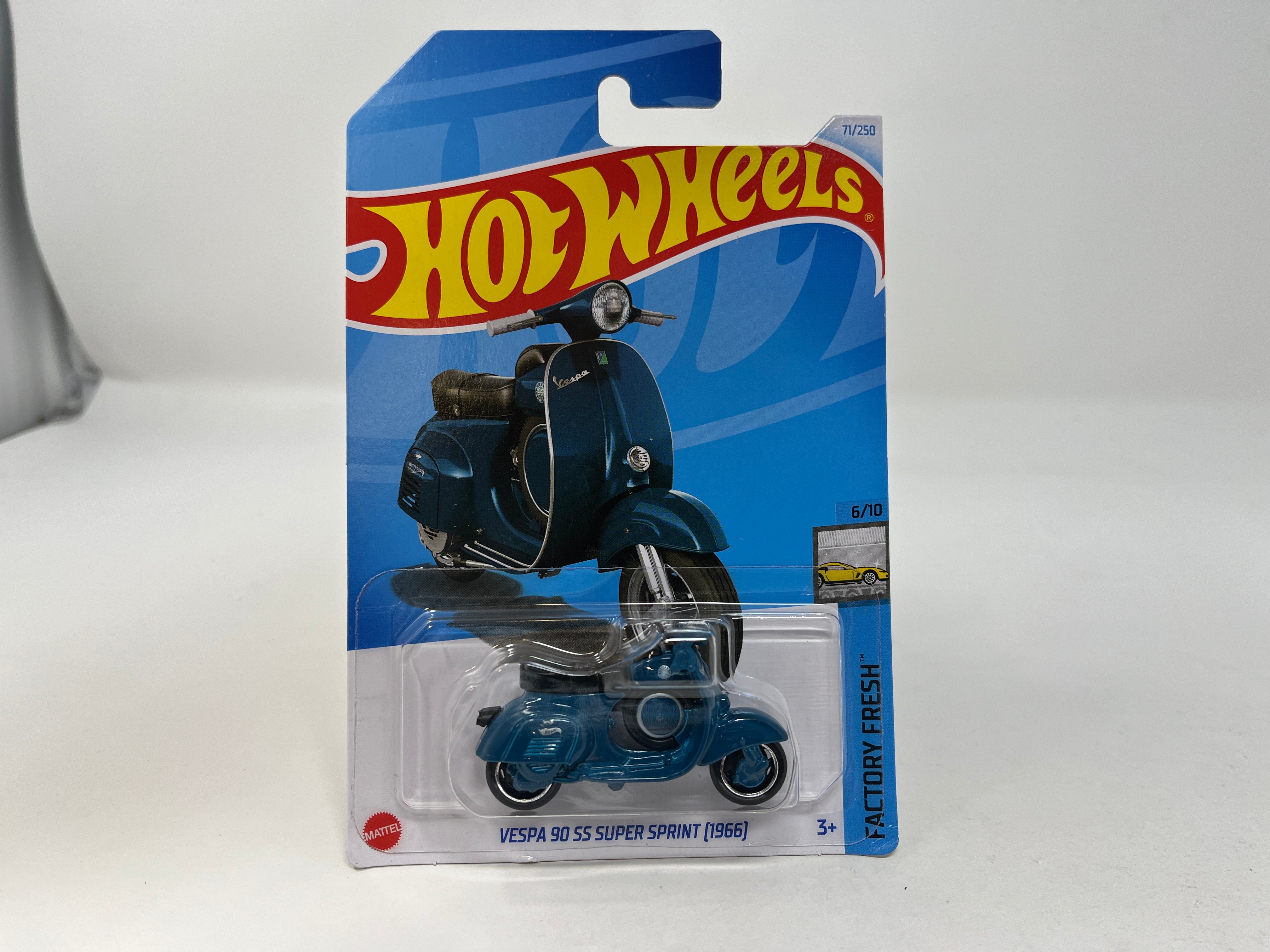 Vespa 90 Ss Super Sprint 1966 #71 * Blue * 2024 Hot Wheels Basic Case ...