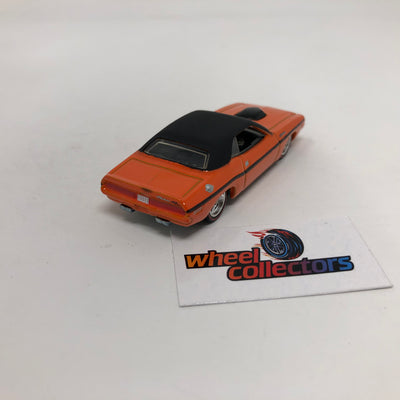 1970 Dodge Hemi Challenger Garage * Hot Wheels 1:64 scale Loose