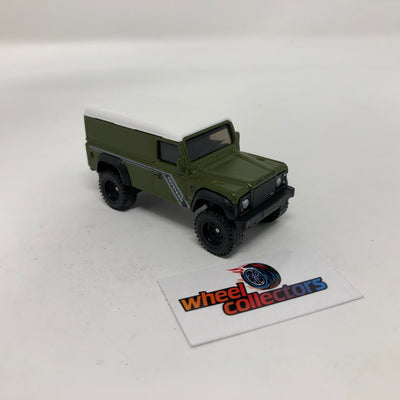 Land Rover Defender 110 Hard Top * Hot Wheels 1:64 scale Loose