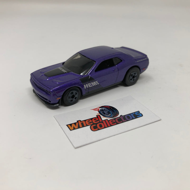 2015 dodge Challenger SRT * Hot Wheels 1:64 scale Loose Diecast