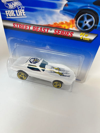 Corvette Stingray #560 * WHITE * Hot Wheels Blue Card