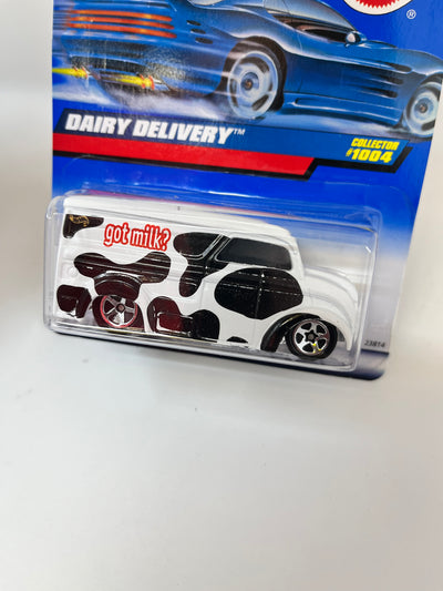 Dairy Delivery #1004 * White/Black * 1999 Hot Wheels