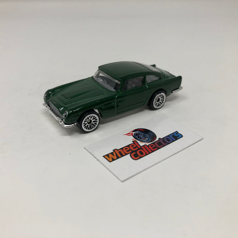 1963 Aston Matin DB5 * Hot Wheels 1:64 scale Loose Diecast