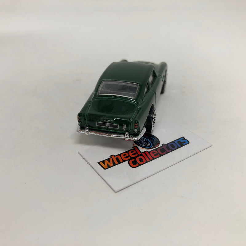 1963 Aston Matin DB5 * Hot Wheels 1:64 scale Loose Diecast