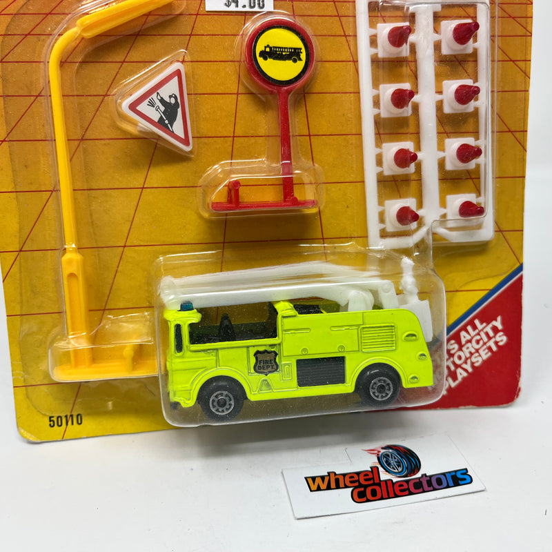 Snorkle Fire Truck & Accessories * 1996 Matchbox Emergency Action Pack