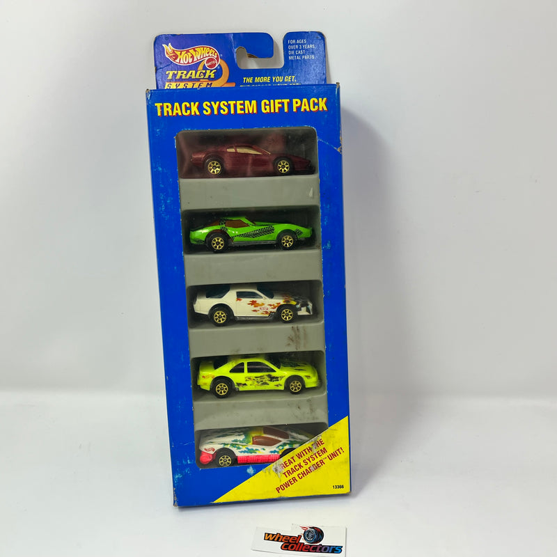 Track System Gift Pack * Hot Wheels 5 Pack 1:64 Scale Diecast