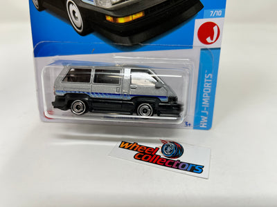1986 Toyota Van #173 * Silver * 2022 Hot Wheels Case P