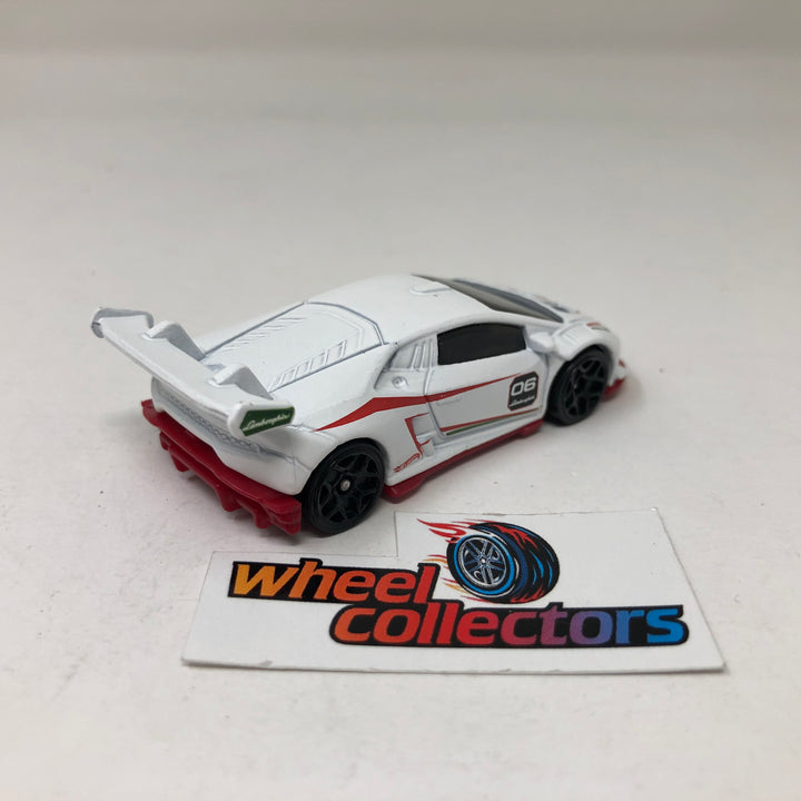 Lamborghini Huracan LP 620-2 Super Trofeo White Hot Wheels