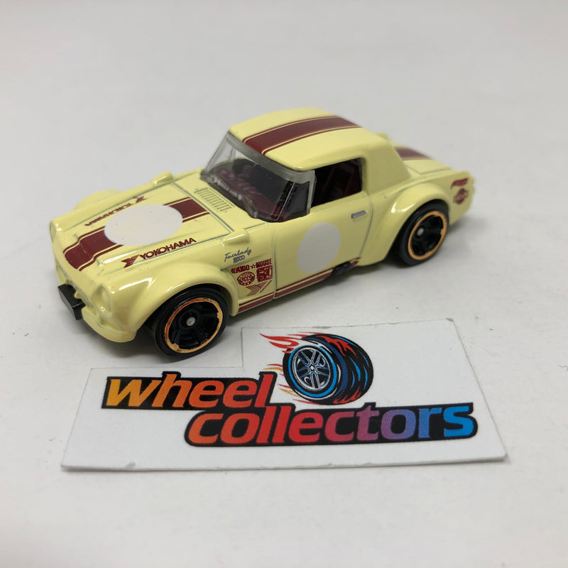 Fairlady 2000 * Yellow * Hot Wheels Loose 1:64 Scale