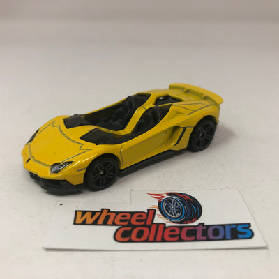 Lamborghini Aventador * Yellow * Hot Wheels Loose 1:64 Scale