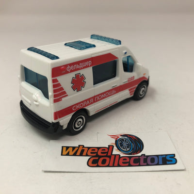 Renault Master Ambulance * White / Red * Matchbox Global Series Loose 1:64 Scale