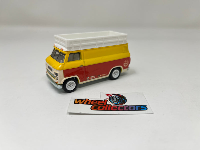 Rally Hauler w/ Tow Hitch * Hot Wheels Team Transport 1:64 scale