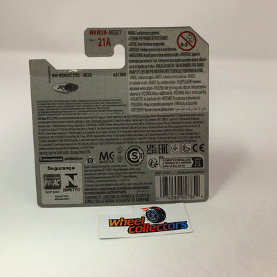 Max Steel #52 * White * 2023 Hot Wheels Case D Short Card