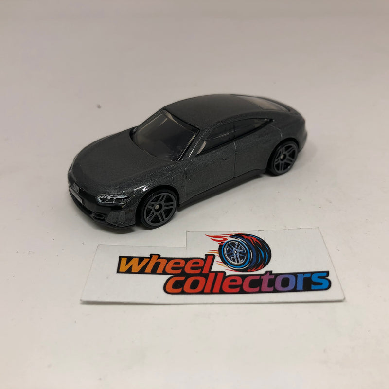 Audi RS e-tron * Gray * Hot Wheels Loose 1:64 Scale