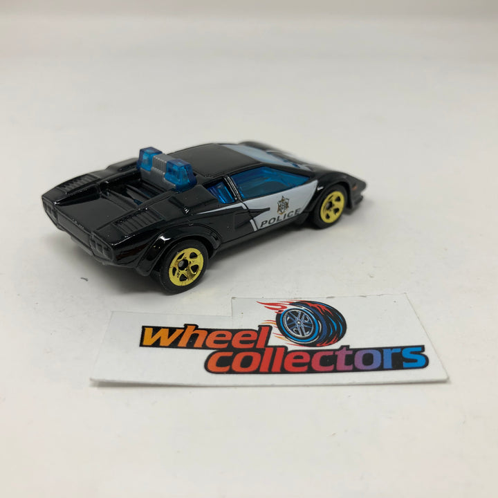 Hot wheels lamborghini countach police car online