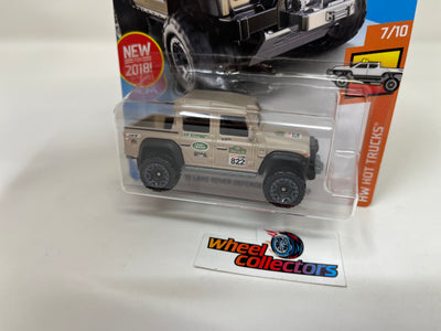'15 Land Rover Defender Double Cab #31 * Tan * 2018 Hot Wheels