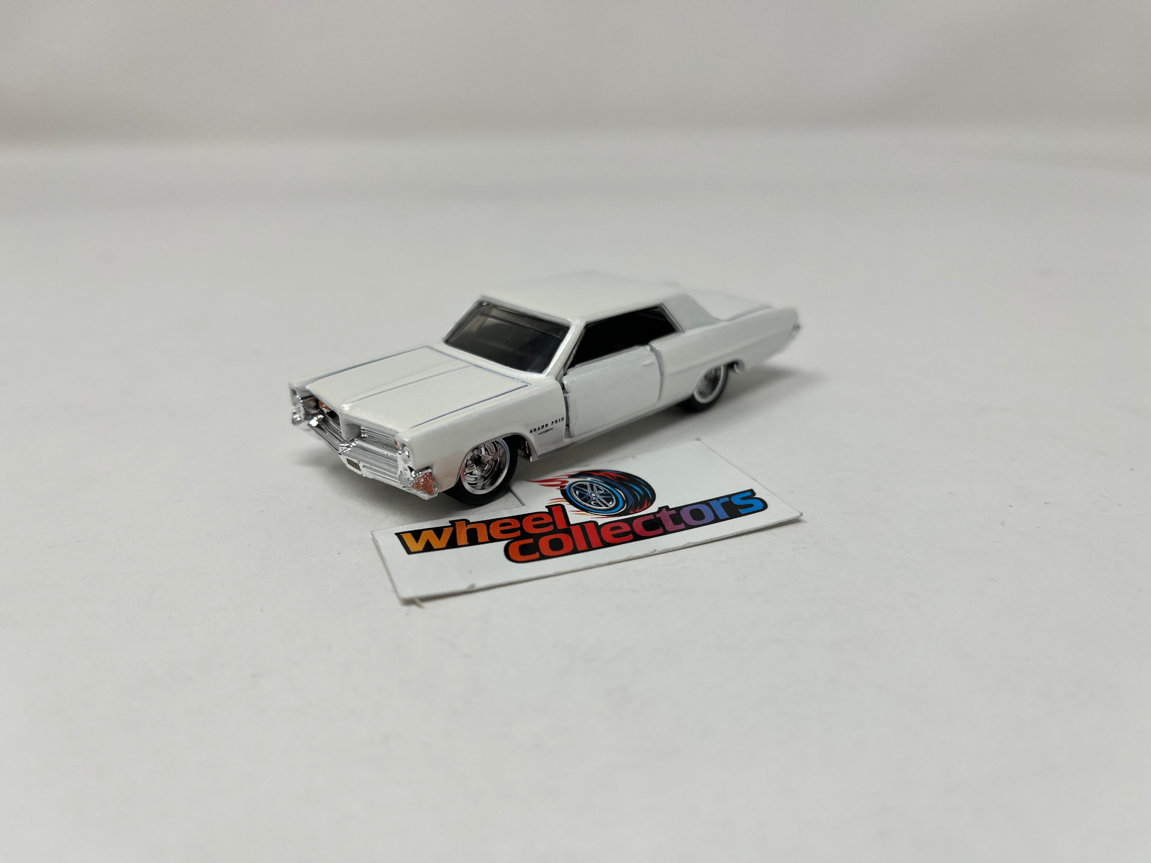 1964 Pontiac Grand Prix * LOOSE * Matchbox Superfast Series ...