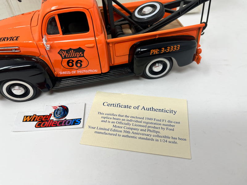 1949 Ford F1 Pickup Tow Truck Phillips 66 1:24 Scale