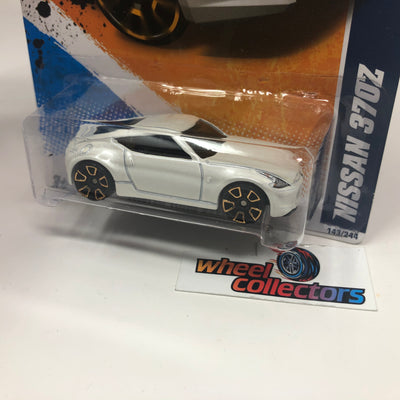 Nissan 370Z #143 * White w/ FTE Rims * 2011 Hot Wheels