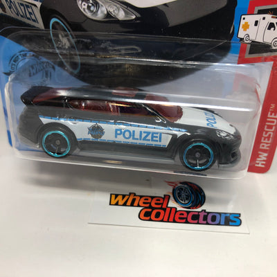 Porsche Panamera * BLACK * 2019 Hot Wheels Short Card