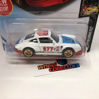 '71 Porsche 911 #115 Magnus Walker * WHITE w/ Red Hood * 2018 Hot Wheels