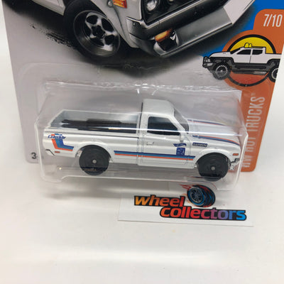 Datsun 620 #181 * White * 2017 Hot Wheels