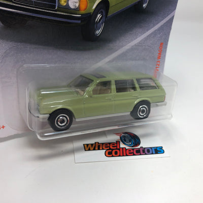 Mercedes-Benz W123 Wagon #3 * Green * Matchbox Basic Series