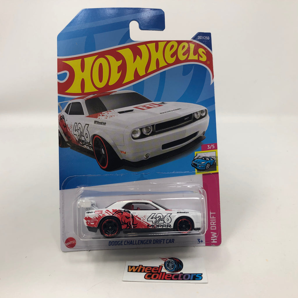  Hot Wheels 2022 - Dodge Challenger Drift Car - HW Drift 3/5  [White] 207/250 : Toys & Games