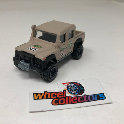 '15 Land Rover Defender Double Cab * Tan * Hot Wheels Loose 1:64 Scale